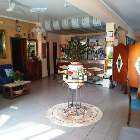 Eliseo Giardini Naxos